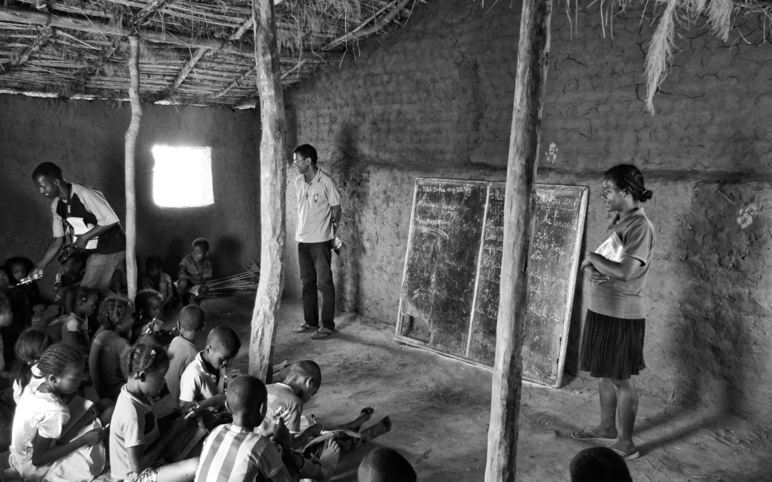 Escuela inclusiva. Parte 2: caso práctico: escuela-refugio en Madagascar | Ana Asensio